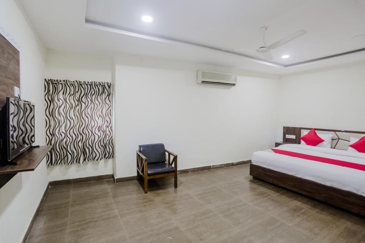 Oyo 63134 Hotel Red Queen Raigarh Luaran gambar